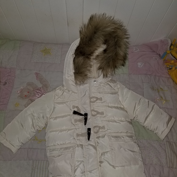 White puff coat - Picture 2 of 2